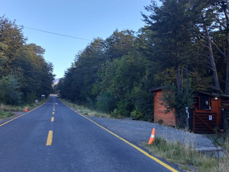 COMPLEJO DE CABAÑAS CAMINO AL VOLCÁN EN PUCÓN 4 CABAÑAS A ORILLA DE CAMINO