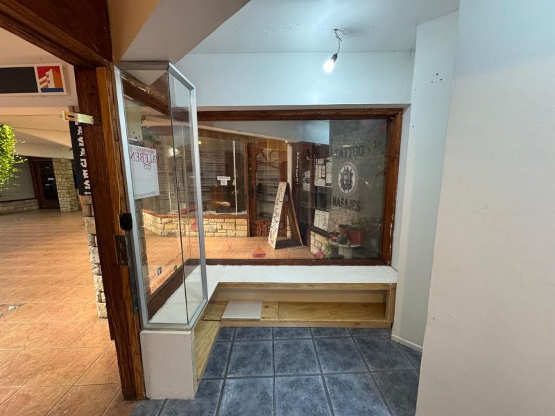 🏢 VENTA DE LOCAL COMERCIAL – GALERÍA EL OSO / PUCÓN