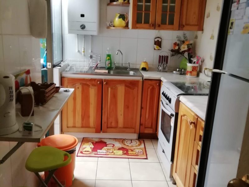 ARRIENDO AÑO CORRIDO CASA 3 HABITACIONES 2 BAÑOS LOS CASTAÑOS CENTRAL