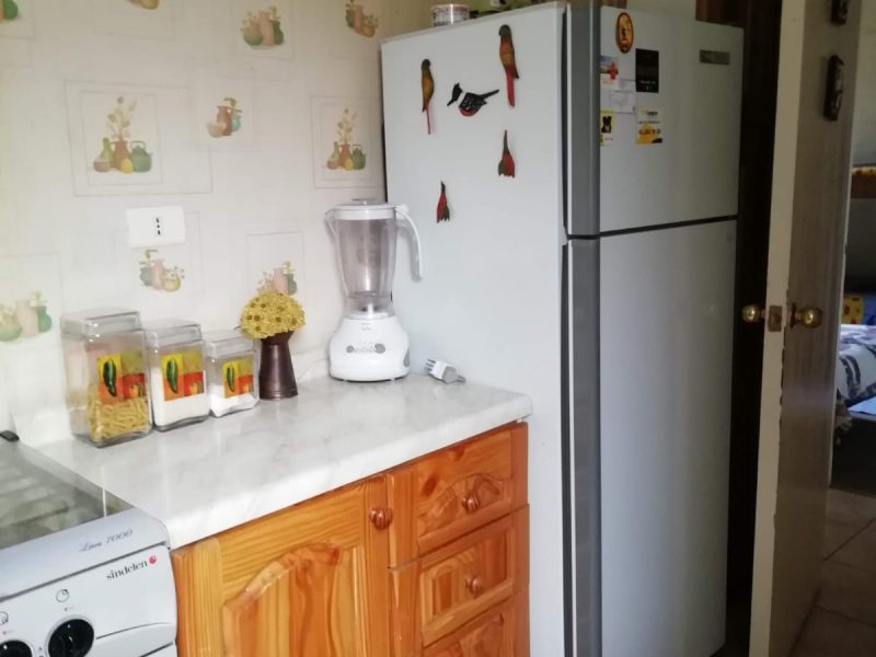 ARRIENDO AÑO CORRIDO CASA 3 HABITACIONES 2 BAÑOS LOS CASTAÑOS CENTRAL